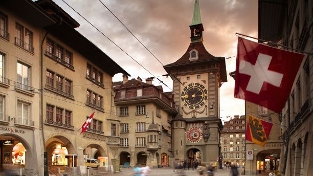 Picture of the old town in Bern with the view of the Zytglogge.